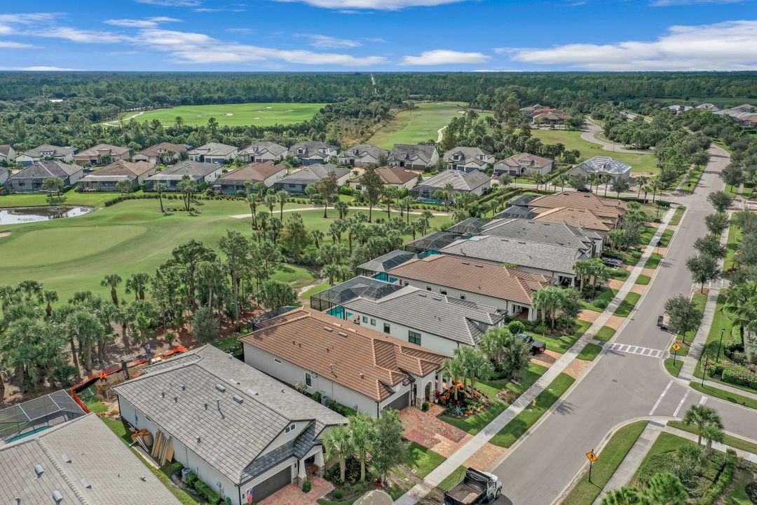 9350 Greyhawk Trl, Naples, FL 34120