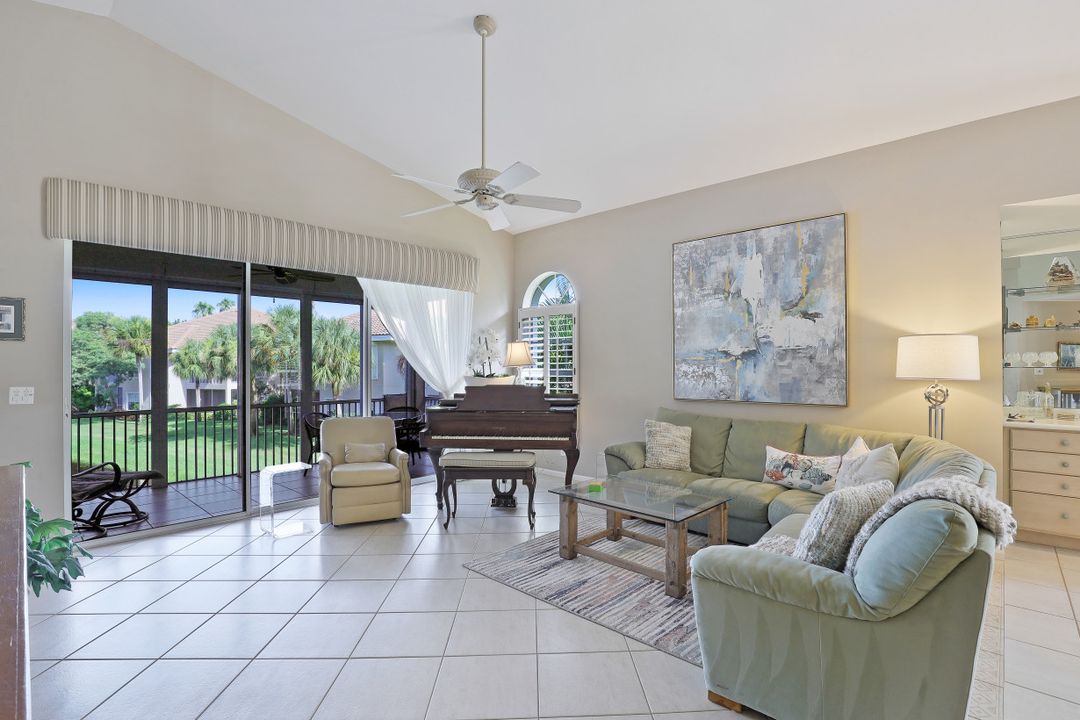 8459 Abbington Cir #9-922, Naples, FL 34108