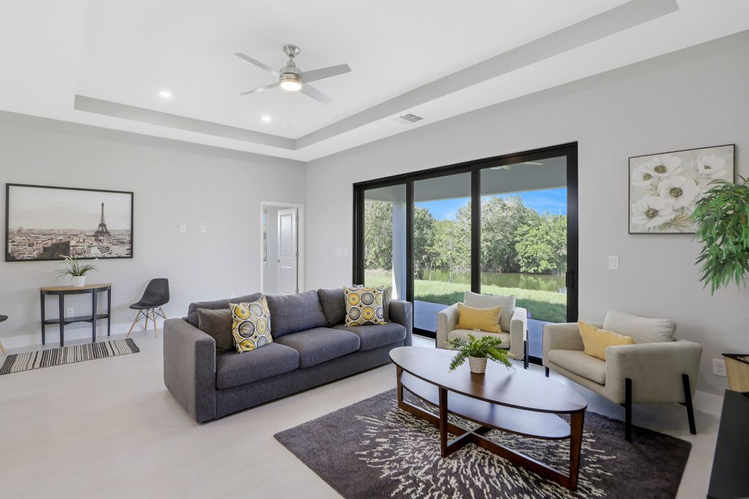 307 Gleason Pkwy, Cape Coral, FL 33914