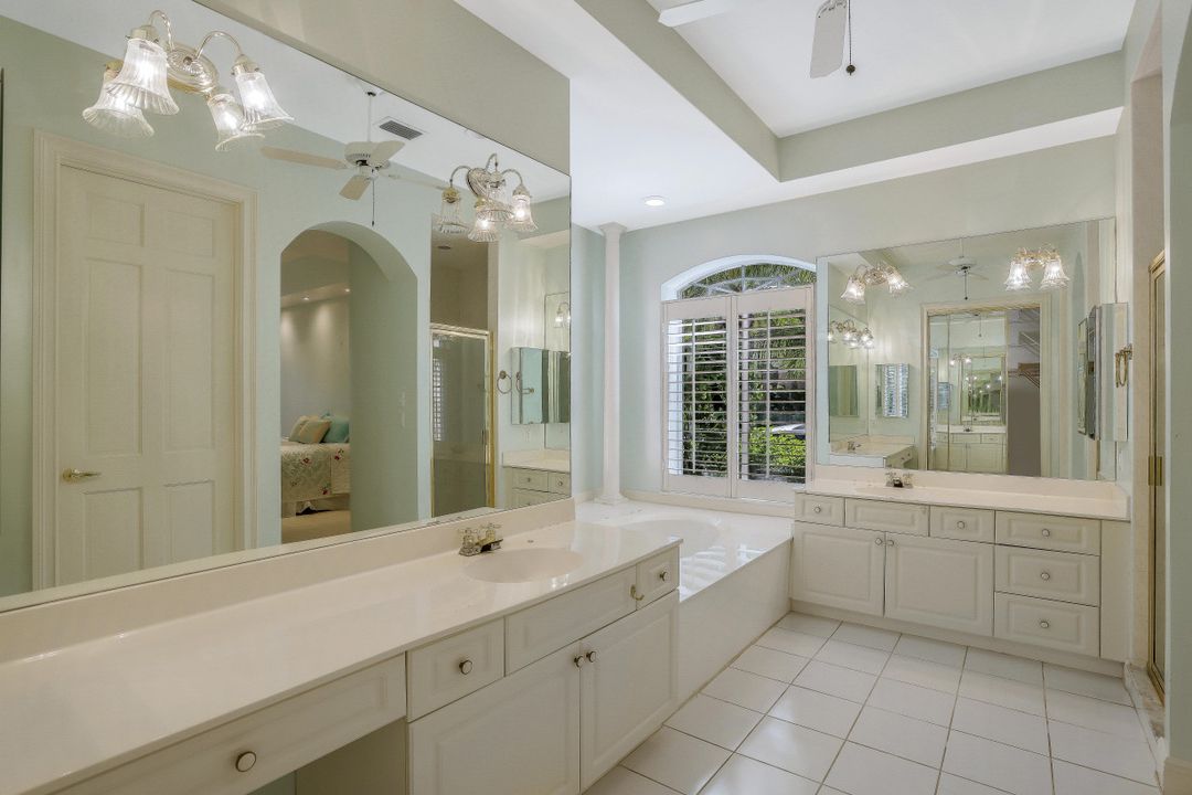 630 Via Mezner #1001, Naples, FL 34108