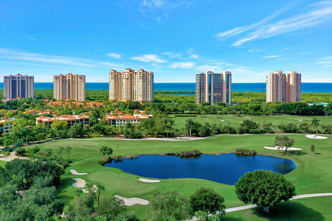 6585 Nicholas Blvd #305, Naples, FL 34108