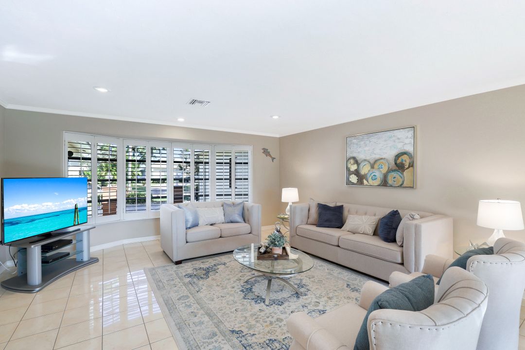 5230 Nautilus Dr, Cape Coral, FL 33904