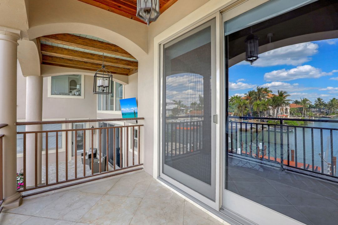 343 Oak Ave, Naples, FL 34108