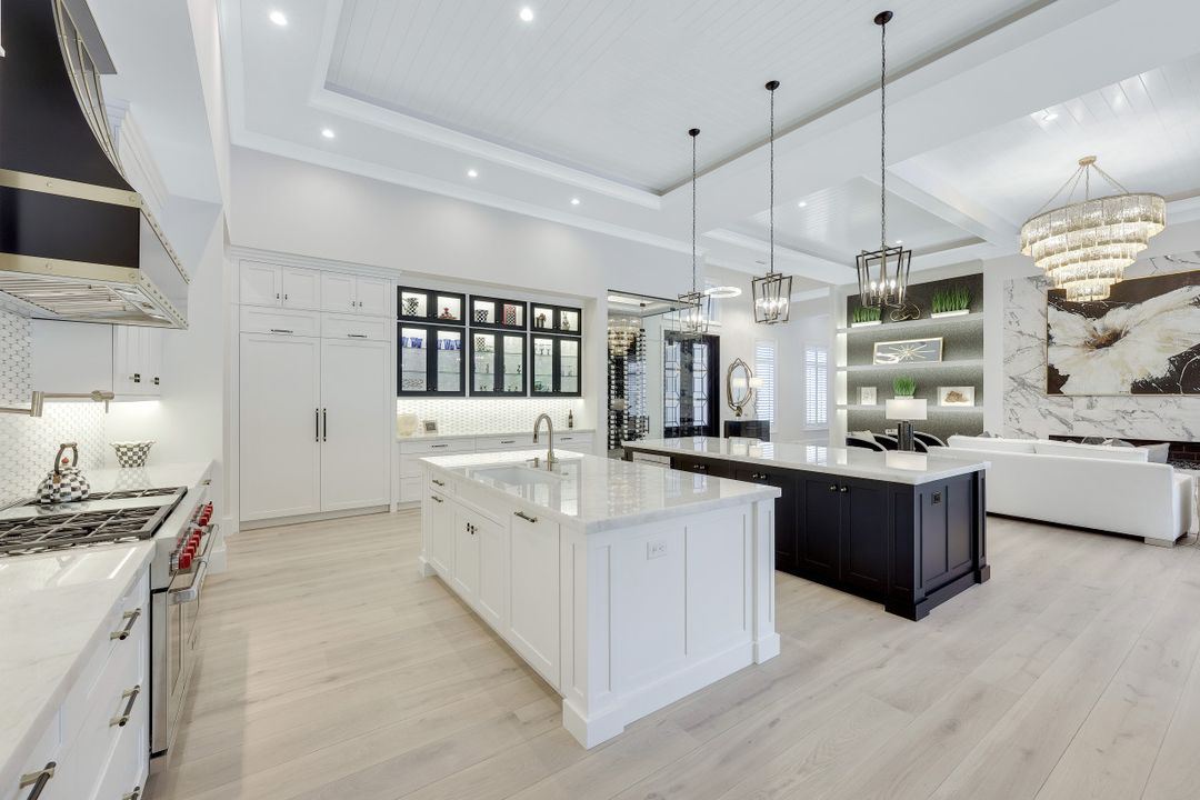 359 Warwick Way, Naples, FL 34110