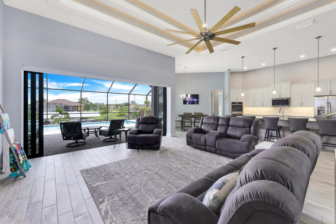 2103 SW 52nd St, Cape Coral, FL 33914