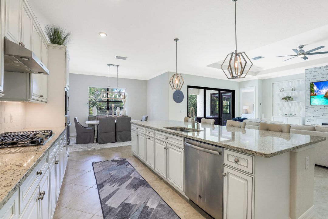 2134 Antigua Ln, Naples, FL 34120