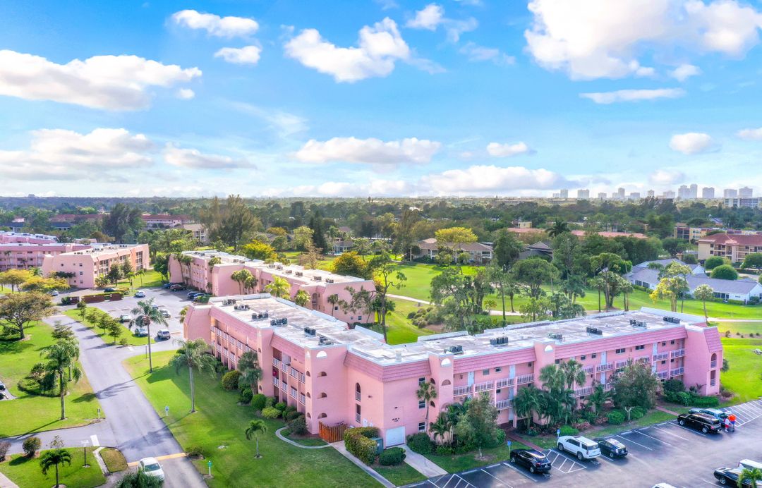 150 Turtle Lake Ct #103, Naples, FL 34105