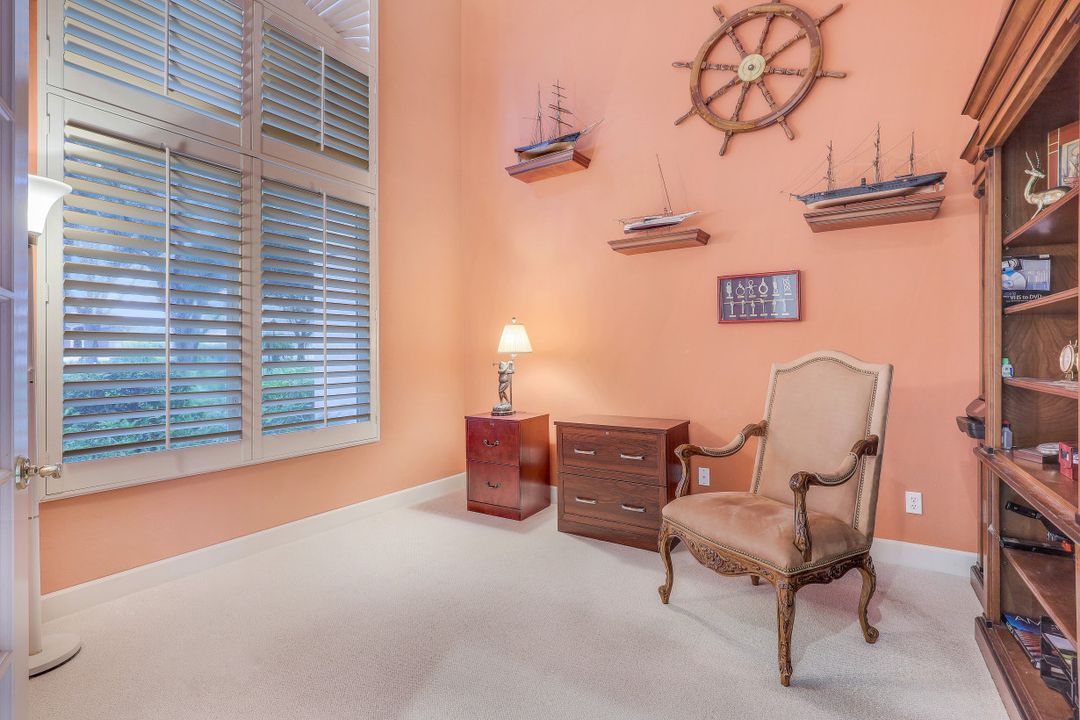 987 Barcarmil Way, Naples, FL 34110