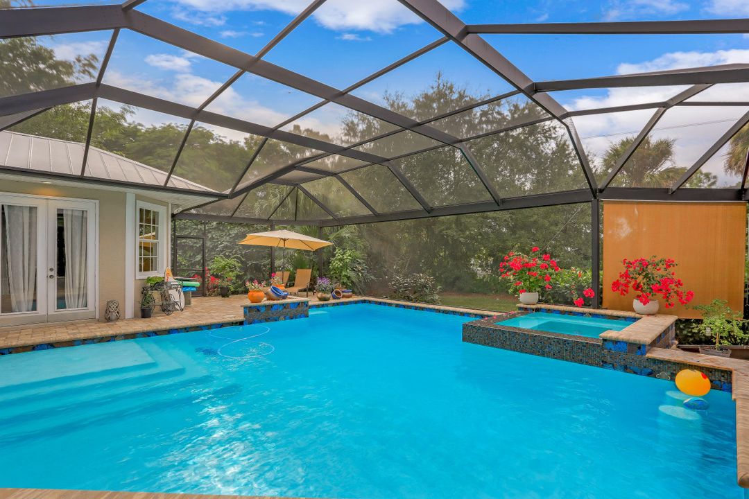 1817 Piccadilly Cir, Cape Coral, FL 33991