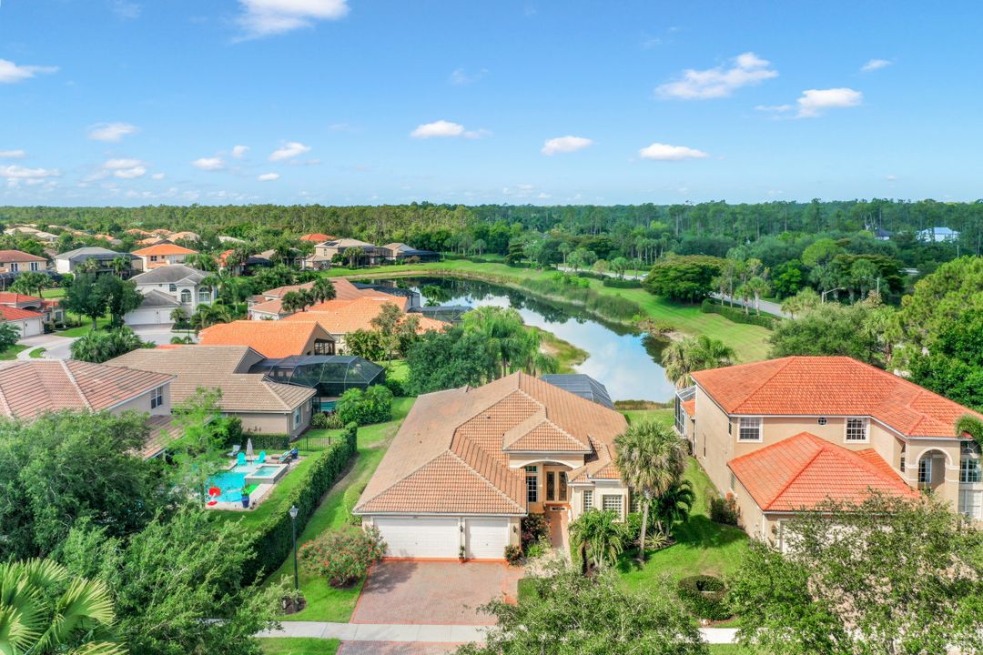 1427 King Sago Ct, Naples, FL 34119