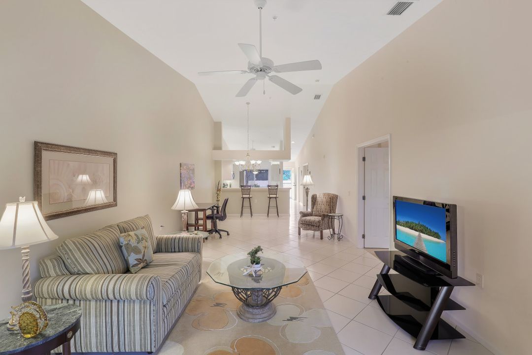 6830 Beach Resort Dr #4, Naples, FL 34114