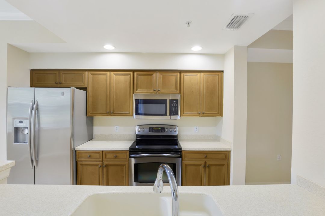 10307 Heritage Bay Blvd #1213, Naples, FL 34120