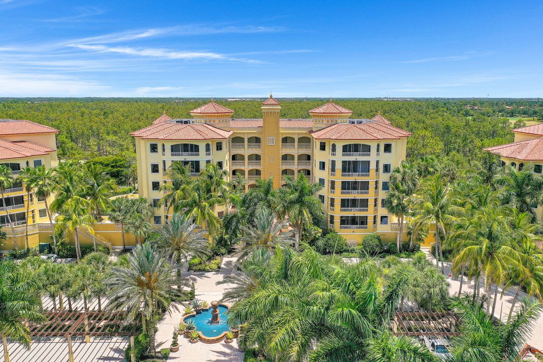 2738 Tiburon Blvd E #B-406, Naples, FL 34109