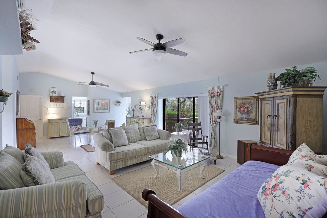 3870 SE 13th Pl, Cape Coral, FL 33904