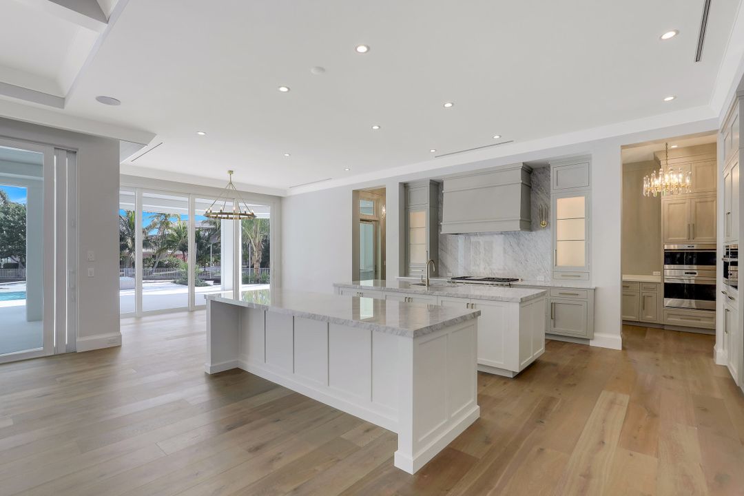 940 17th Ave S, Naples, FL 34102