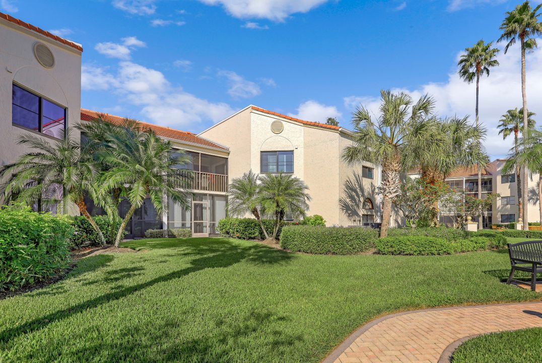 6535 Valen Way #202, Naples, FL 34108