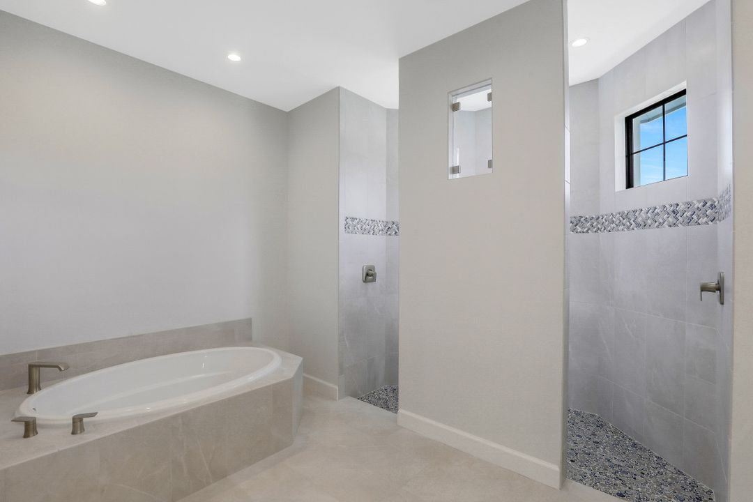 782 Saturn Ct, Marco Island, FL 34145