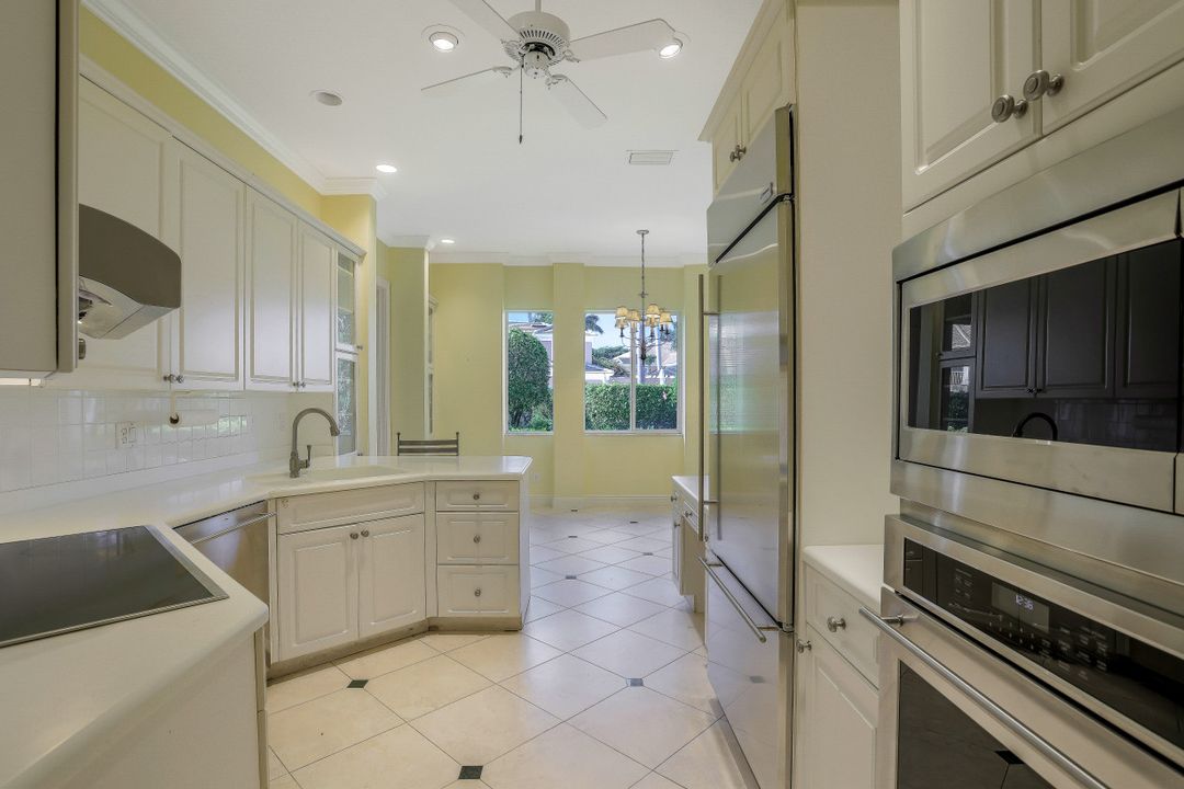 630 Via Mezner #1001, Naples, FL 34108
