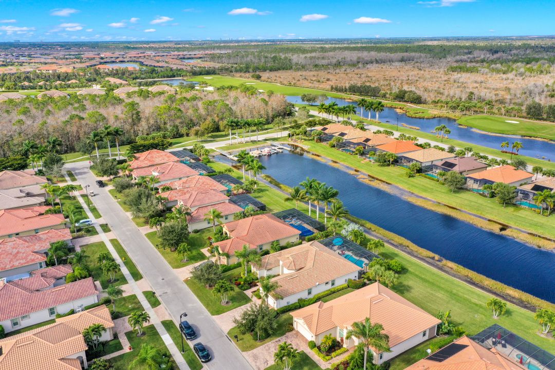 9403 Copper Rock Ct, Naples, FL 34120