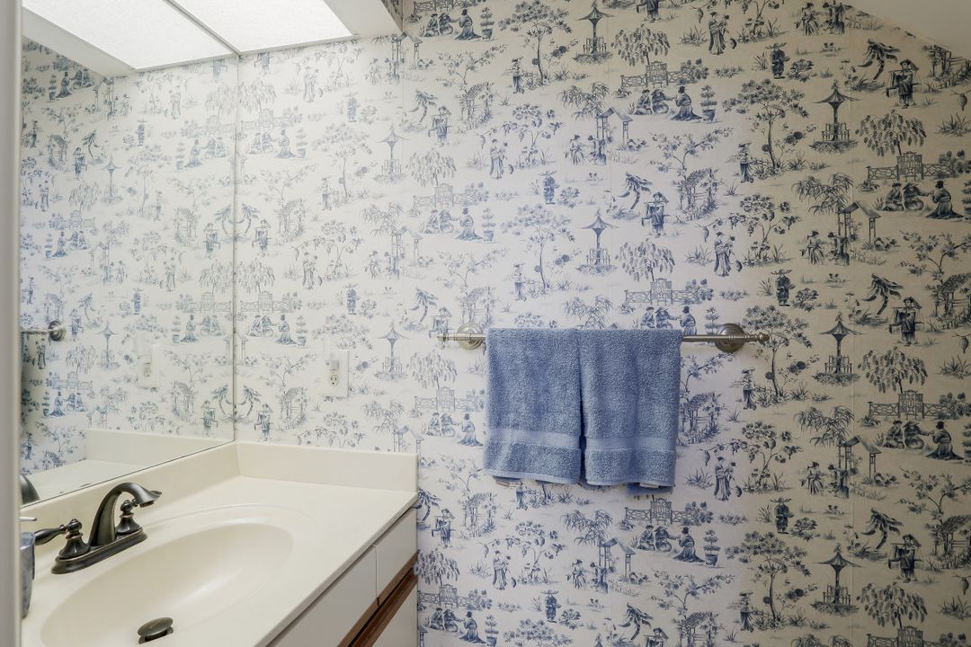 27006 Oakwood Lake Dr, Bonita Springs, FL 34134