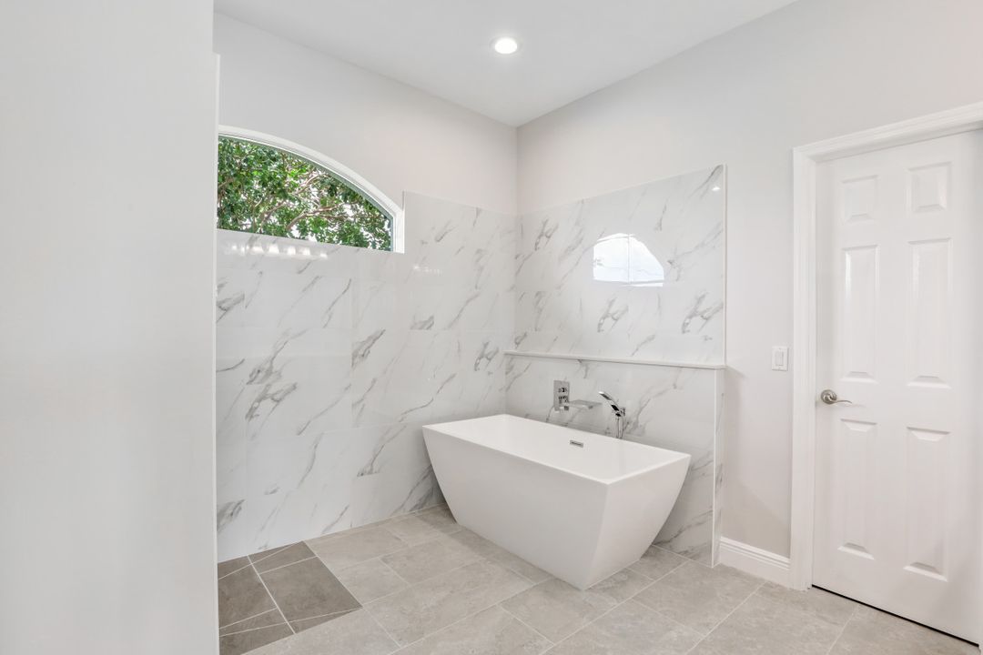 2921 SW 16th Pl, Cape Coral, FL 33914