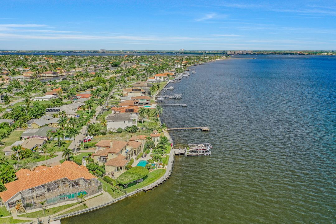 518 Coral Dr, Cape Coral, FL 33904