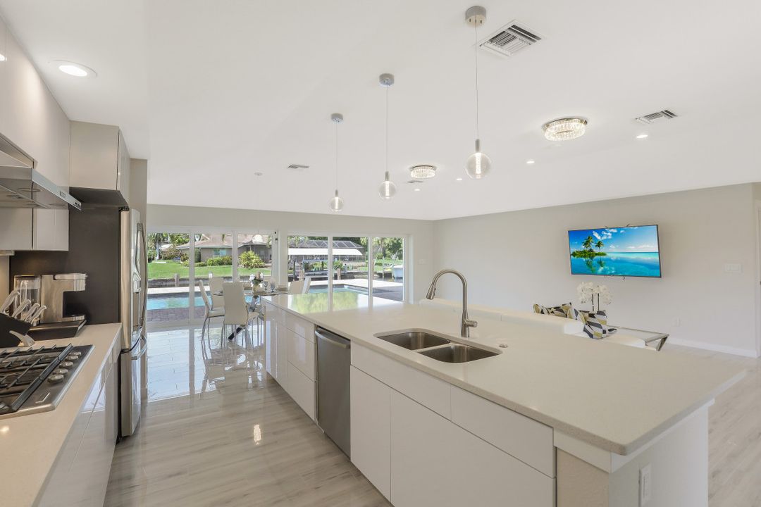 6572 E Town and River Rd, Fort Myers, FL 33919