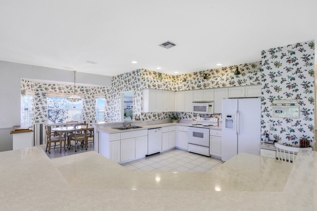 9290 Lanthorn Way, Estero, FL 33928