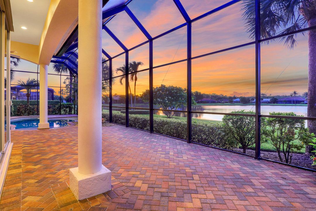 2046 Imperial Cir, Naples, FL 34110