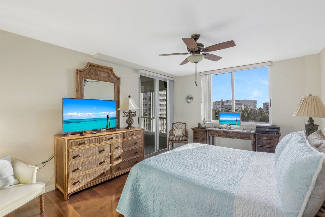 21 Bluebill Ave #401, Naples, FL 34108