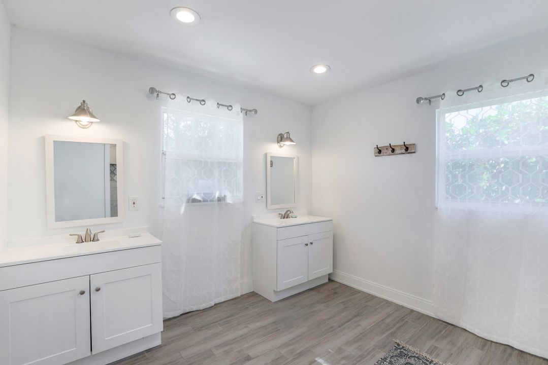 778 100th Ave N, Naples, FL 34108