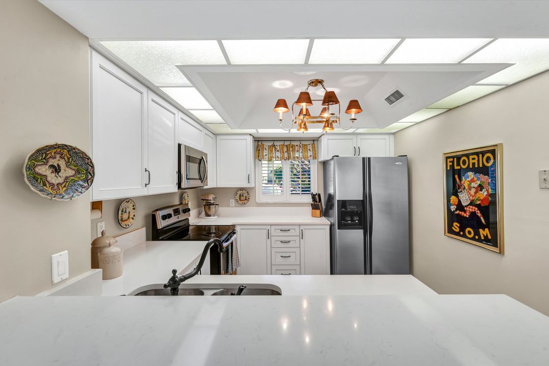 1617 Spoonbill Ln, Naples, FL 34105