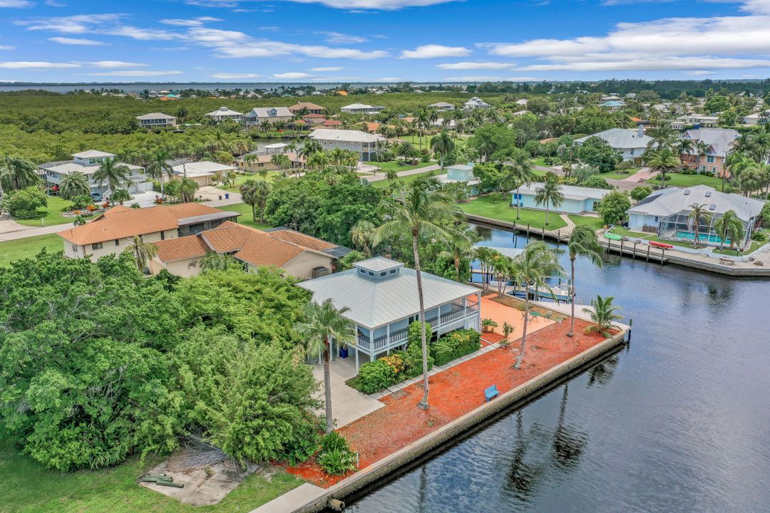 2825 Tern Ct, Saint James City, FL 33956