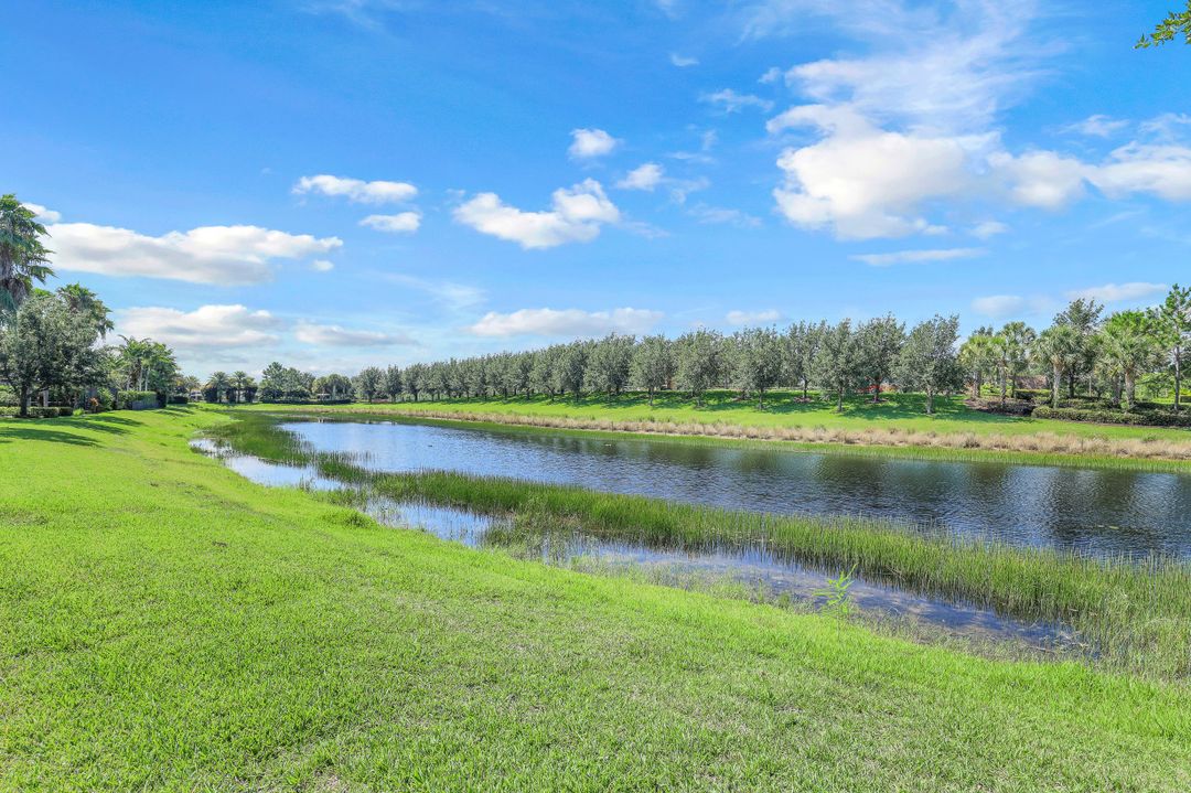 3642 Santaren Ct, Naples, FL 34119