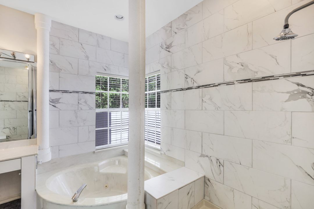 3781 Lakemont Dr, Bonita Springs, FL 34134