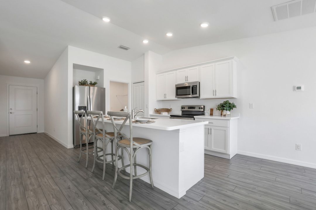 208 NW 28th Terrace, Cape Coral, FL 33993