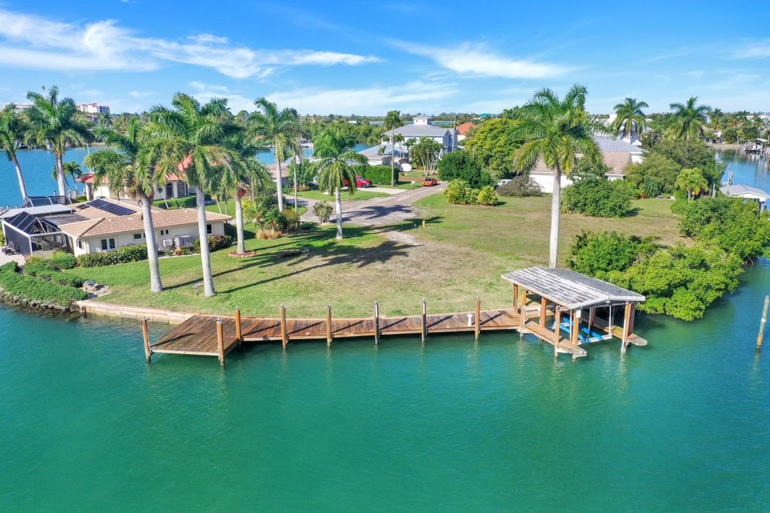 159 Tahiti St, Naples, FL 34113