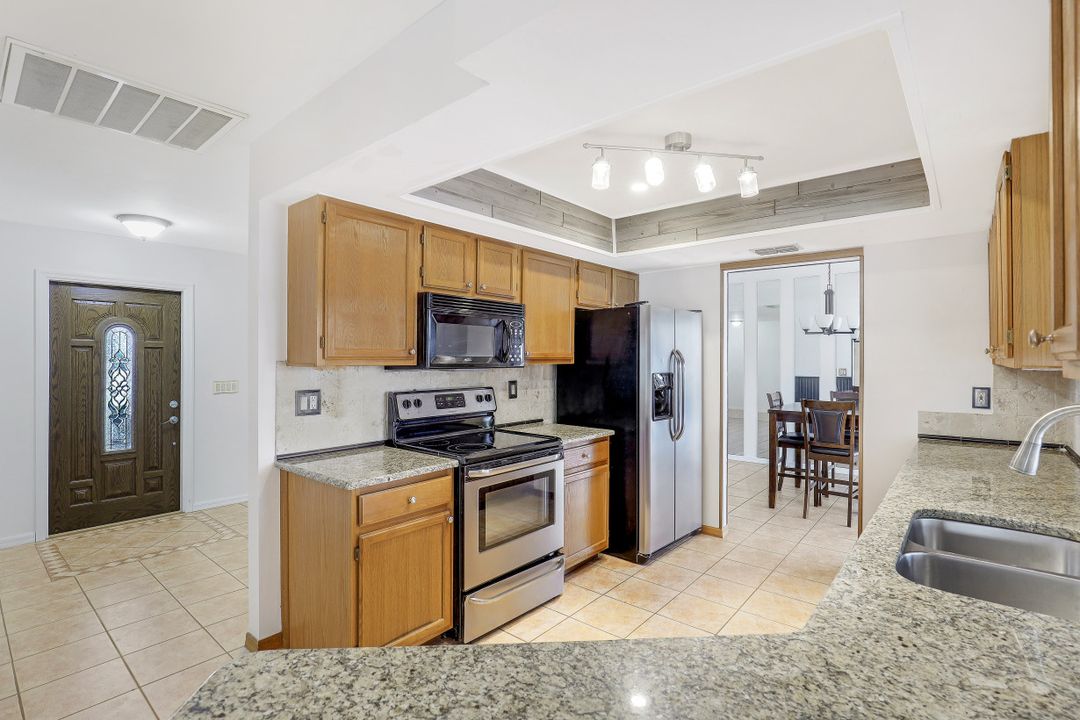 1118 SW 42nd St, Cape Coral, FL 33914