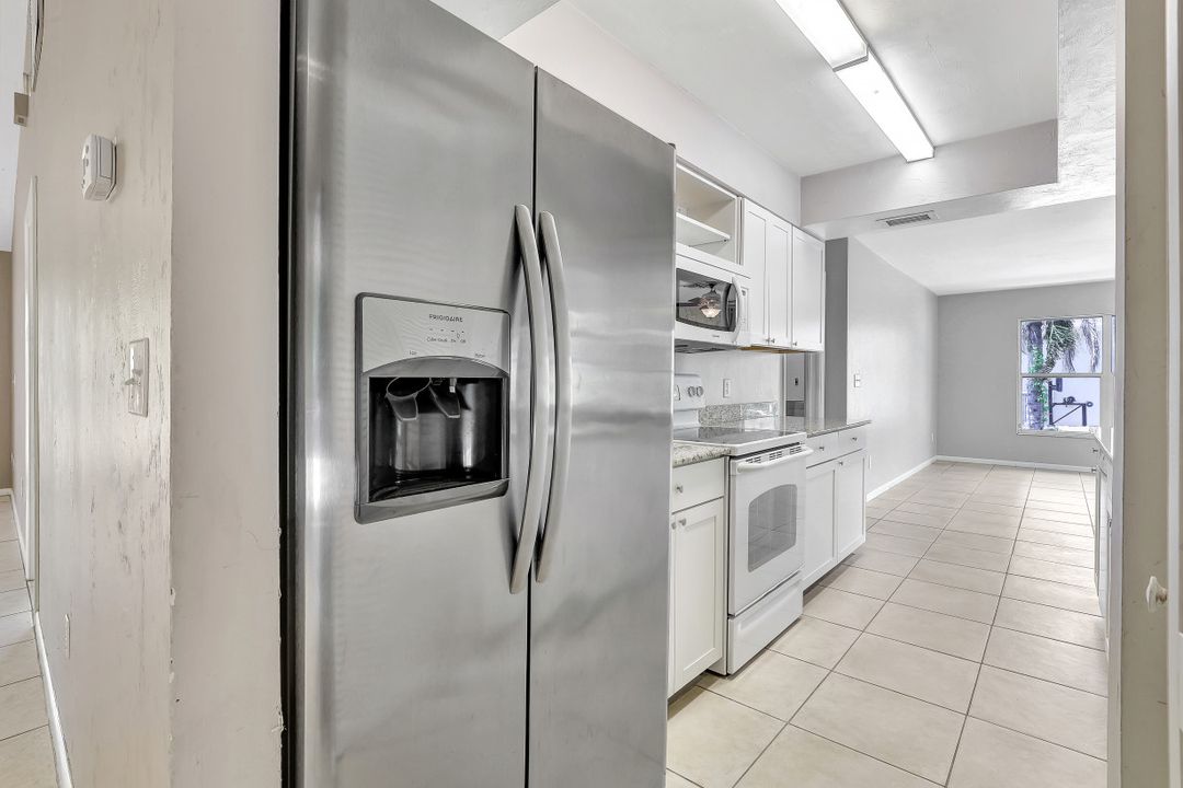 6581 Sable Ridge Ln, Naples, FL 34109