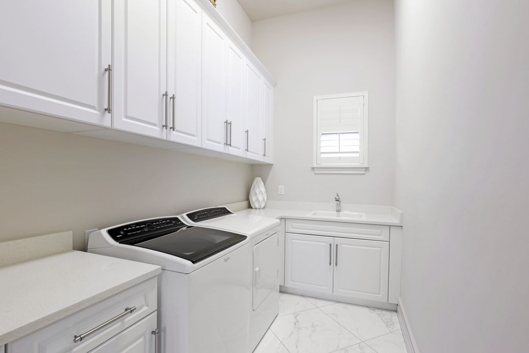 16459 Seneca Way, Naples, FL 34110
