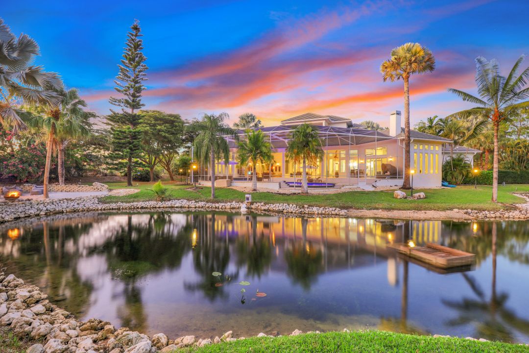 6262 Standing Oaks Ln, Naples, FL 34119