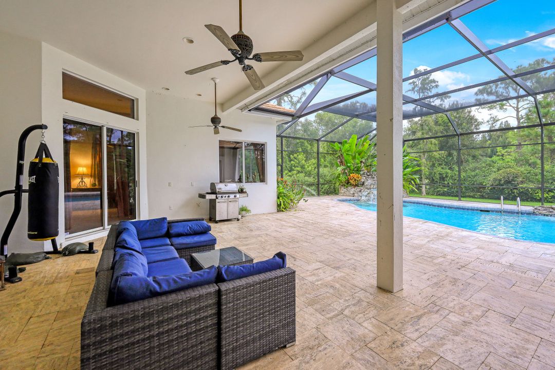 6881 Bottlebrush Ln, Naples, FL 34109