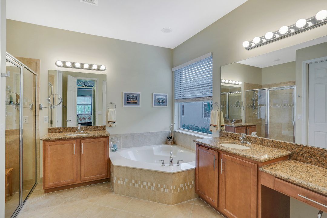 11222 Yellow Poplar Dr, Fort Myers, FL 33913