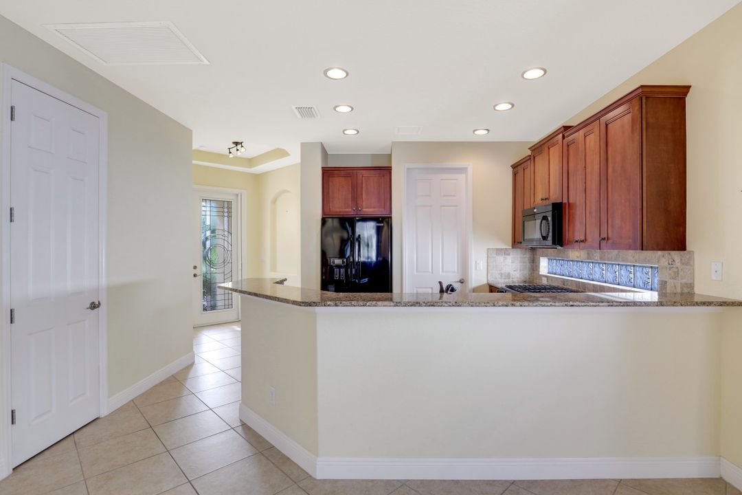 9400 La Bianco St, Fort Myers, FL 33967