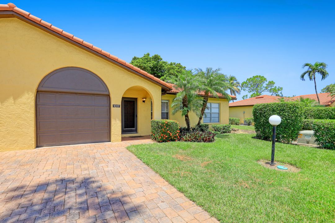 1017 Forest Lakes Dr, Naples, FL 34105