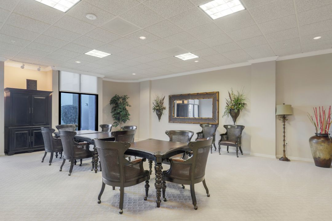 3215 Gulf Shore Blvd N #205, Naples, FL 34103