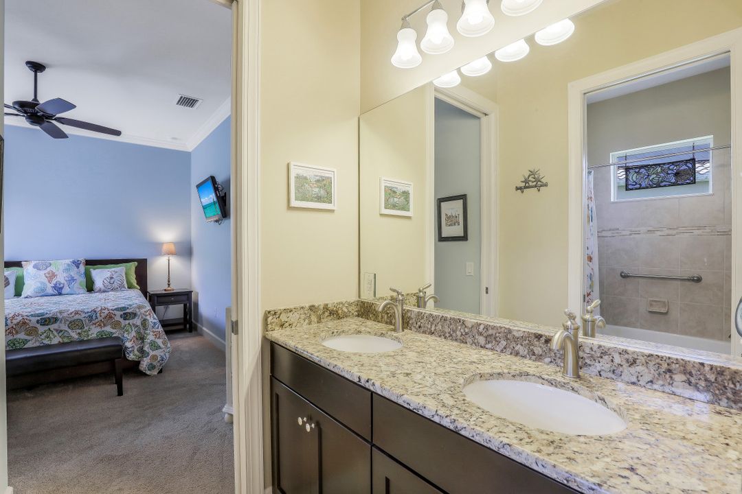9075 Graphite Cir, Naples, FL 34120