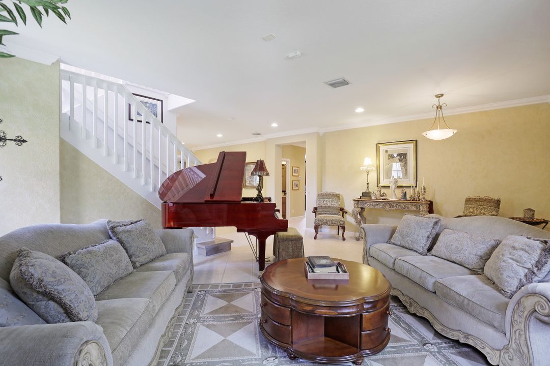 1886 Hidden Trail Ln, Weston, FL 33327