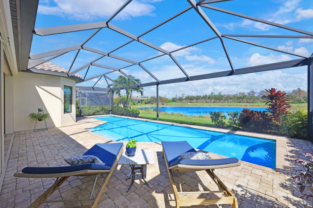 8880 Savona Ct, Naples, FL 34119