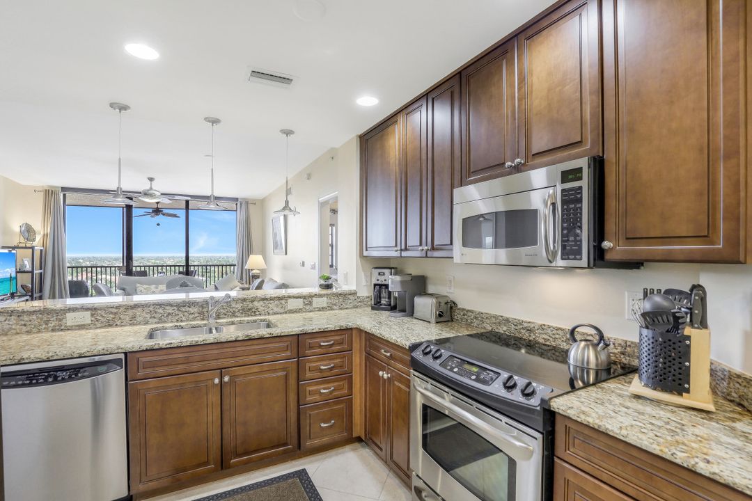 5781 Cape Harbour Dr #1105, Cape Coral, FL 33914